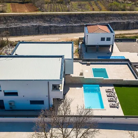 Elena Сasa de vacaciones *